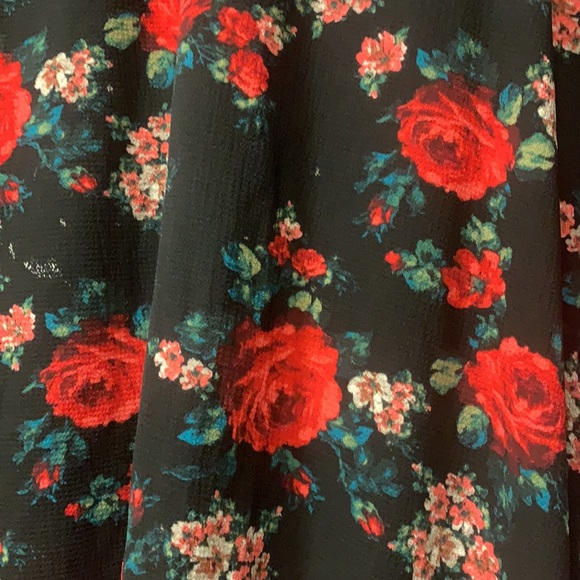 Black & red floral tunic - Picture 5 of 5